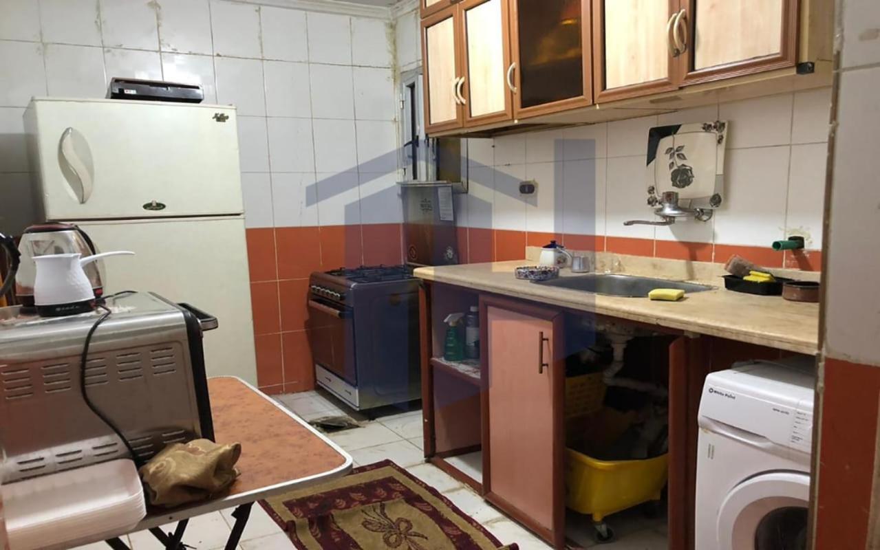 Apartment Night In *